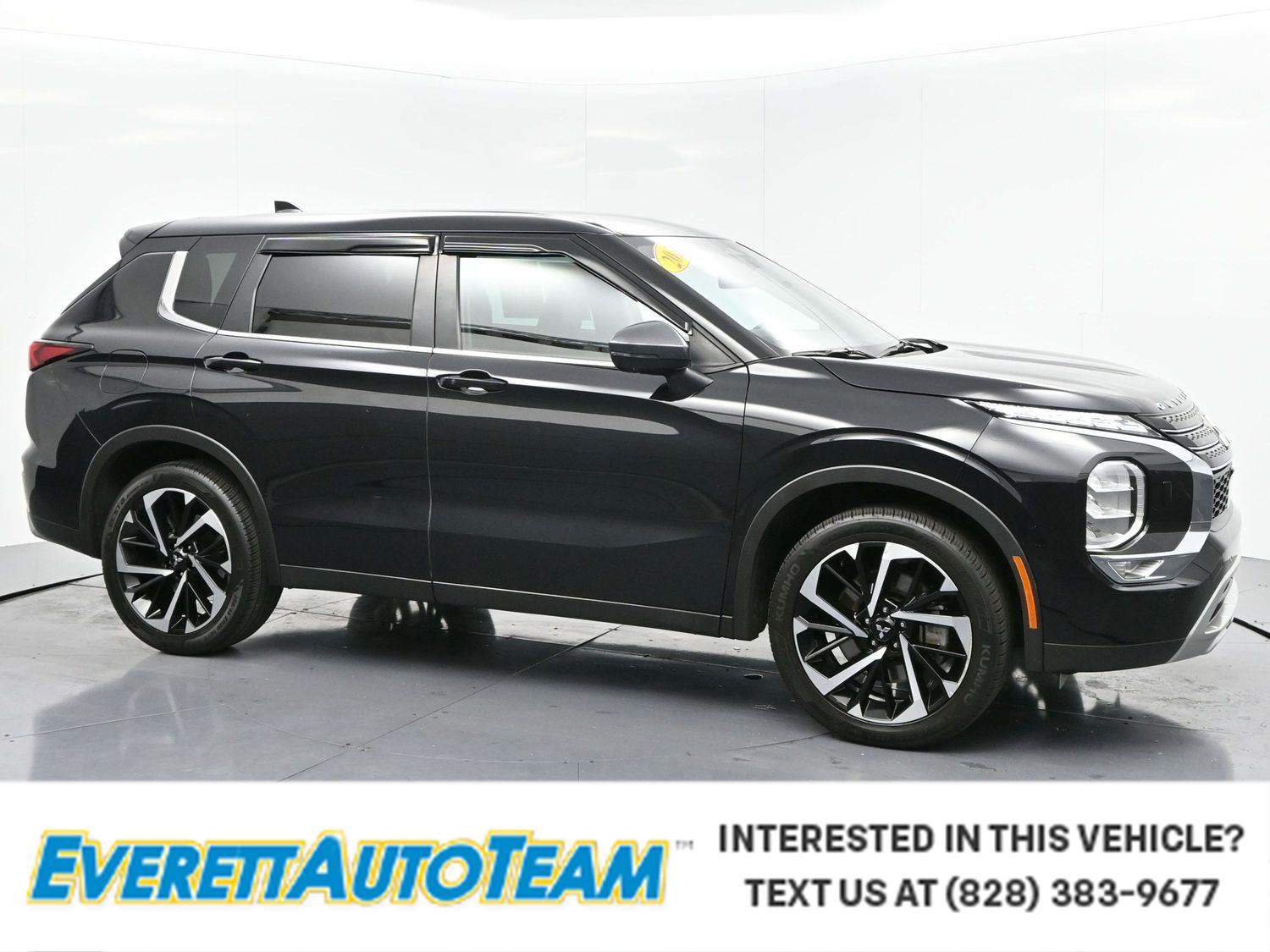 2022 Mitsubishi Outlander SE's photo