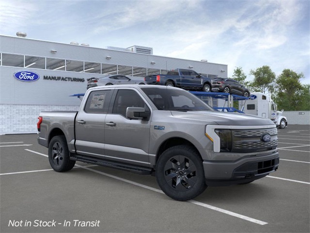2025 Ford F-150 Lightning Lariat photo 7