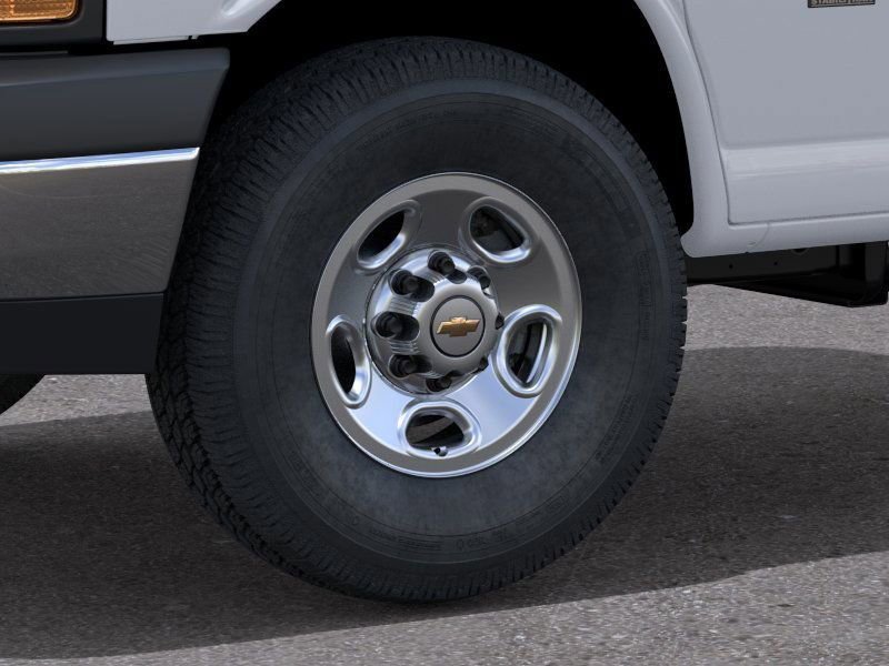 2025 Chevrolet Express Cutaway 3500 photo 7