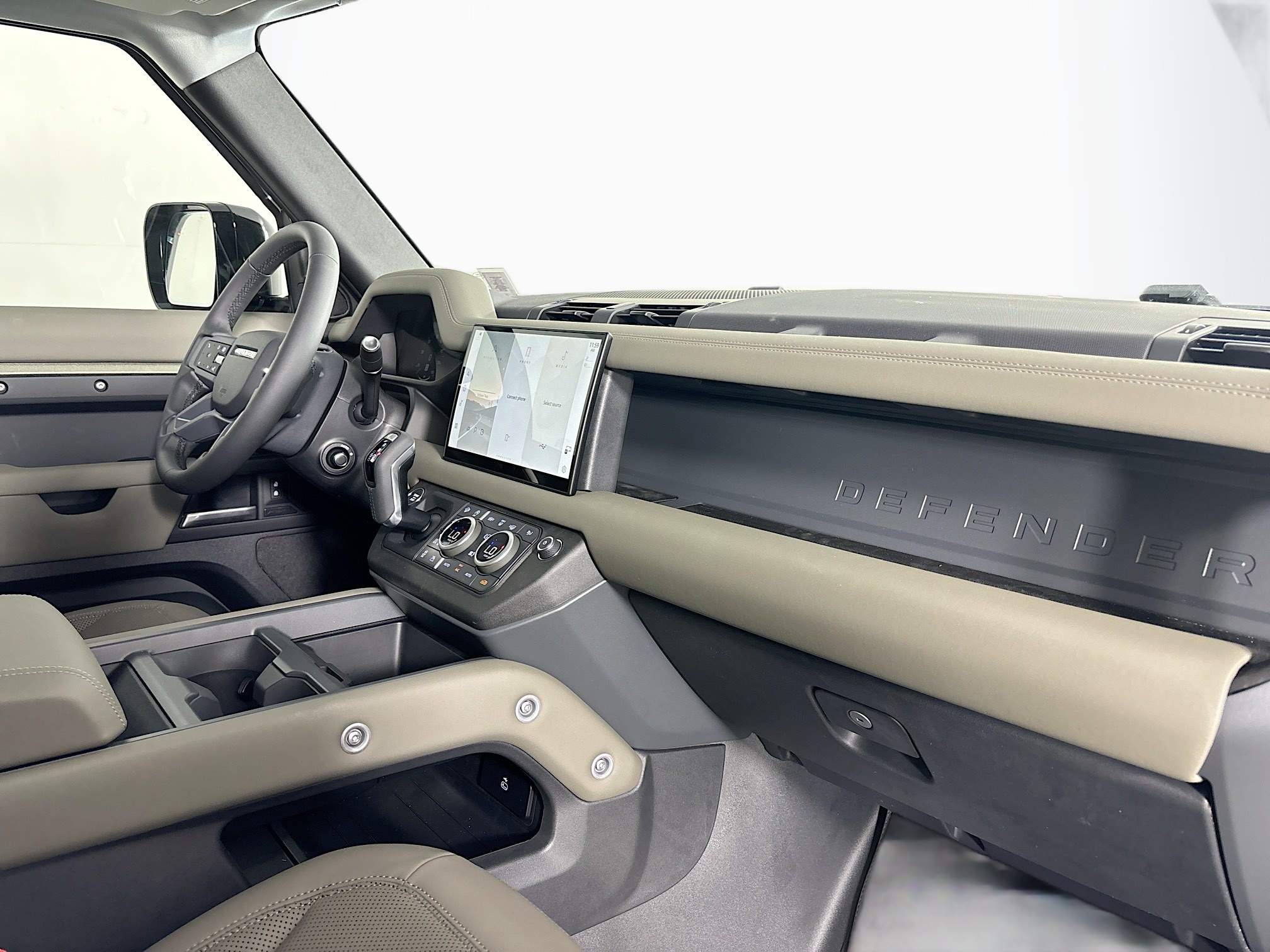 2025 Land Rover Defender 110 S photo 25
