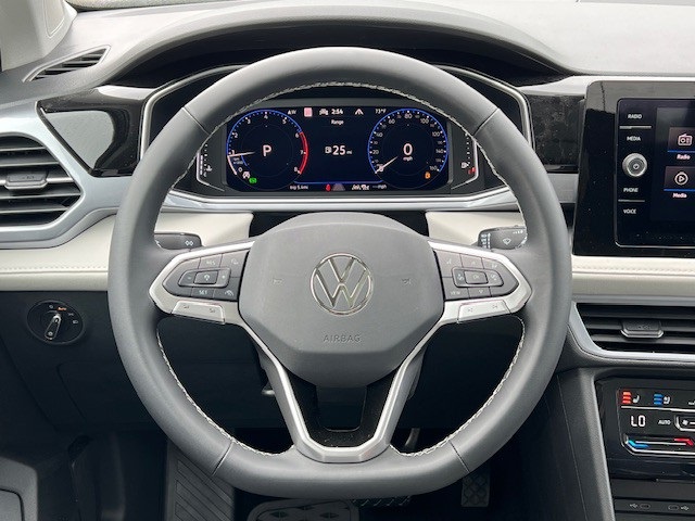 2025 Volkswagen Taos SEL photo 25