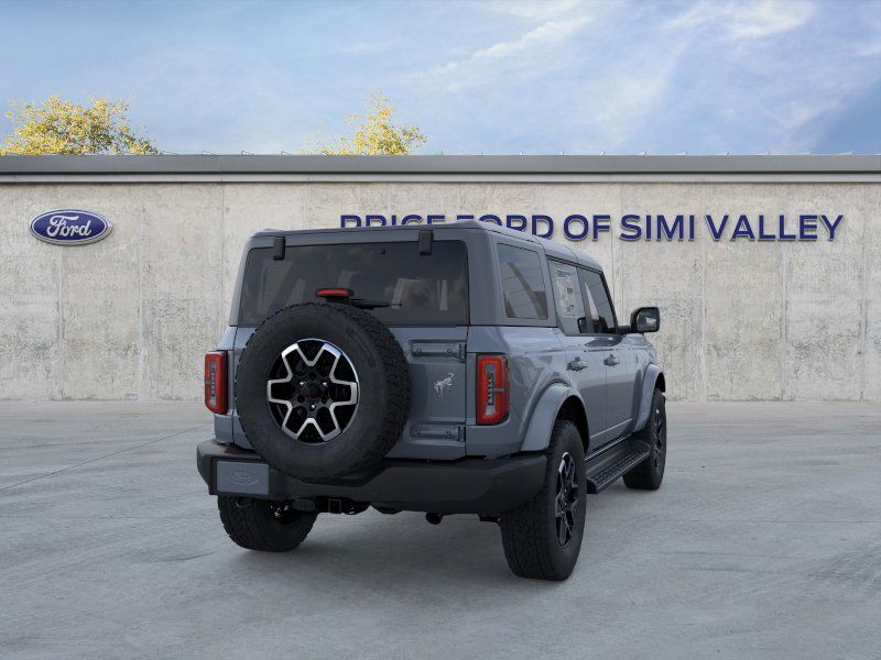 2025 Ford Bronco Outer Banks photo 8