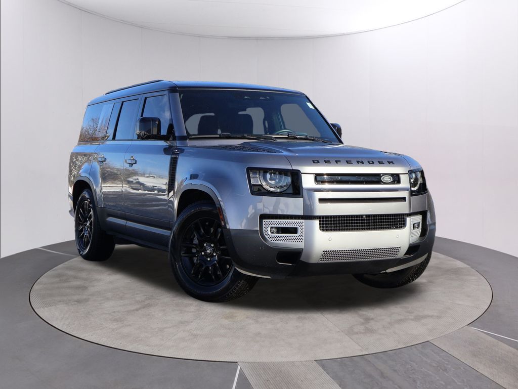 2024 Land Rover Defender S's photo