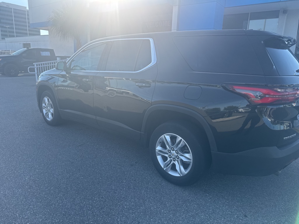2023 Chevrolet Traverse LS photo 4