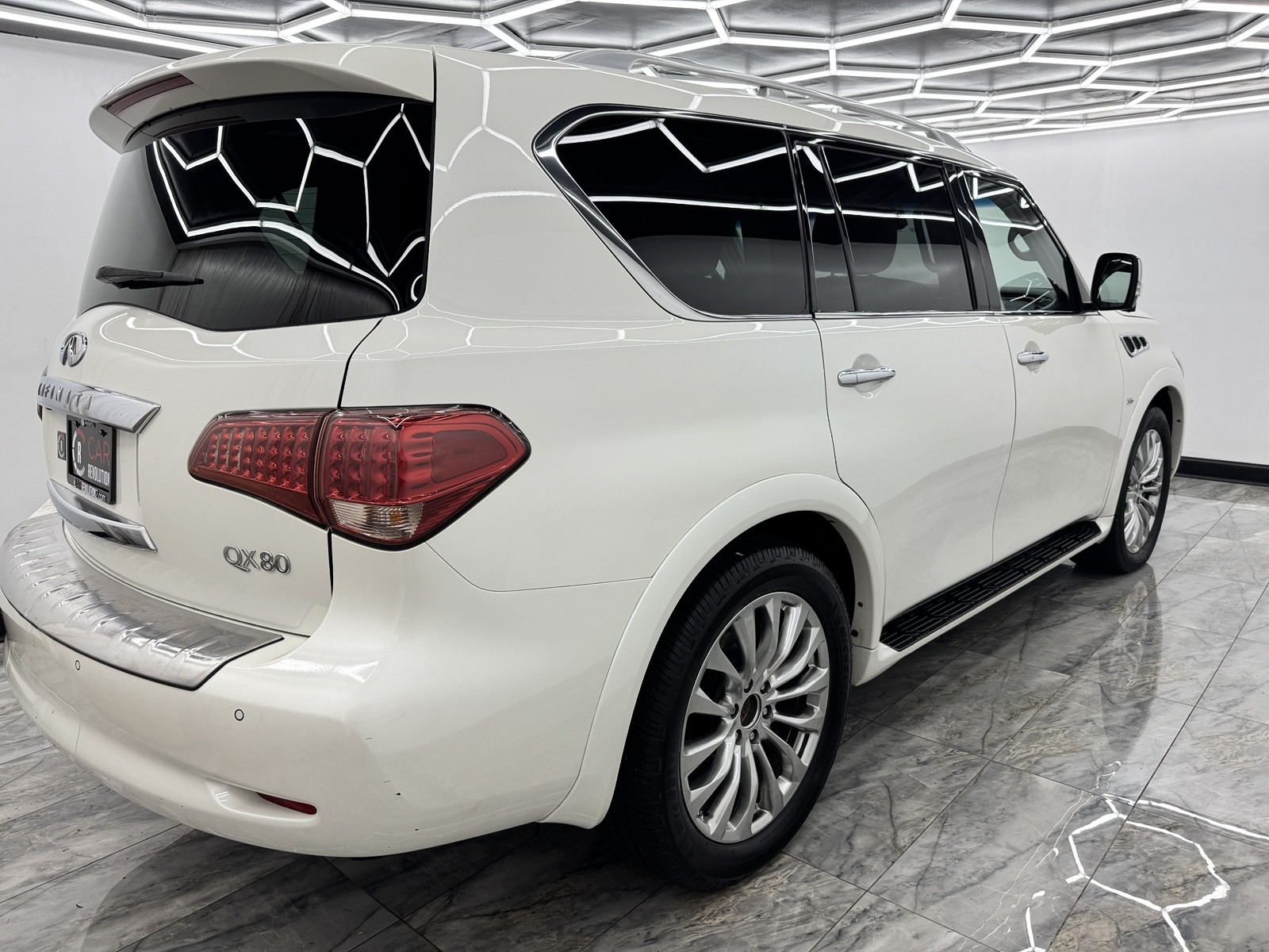 2017 Infiniti QX80 Limited photo 8