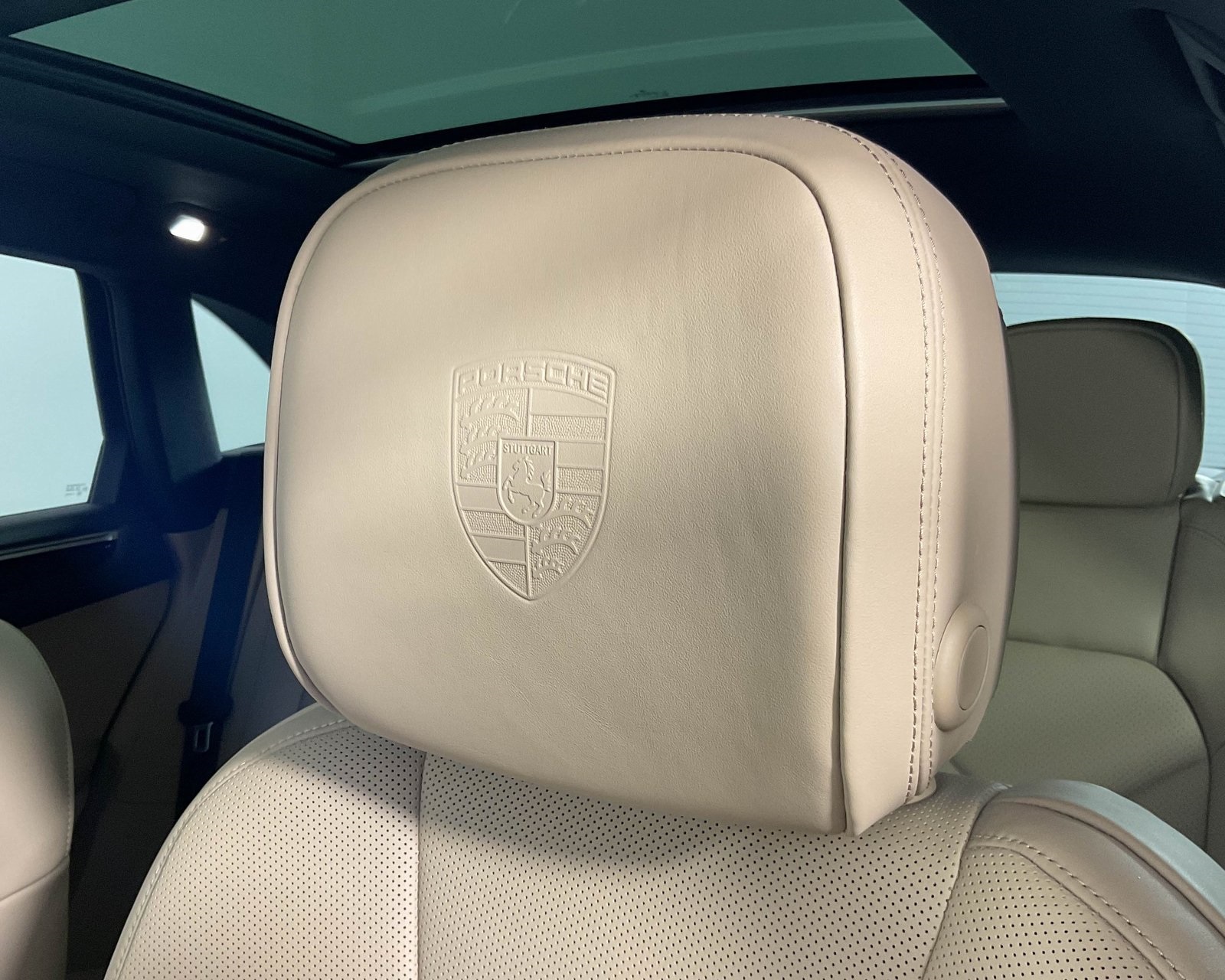 2024 Porsche Macan T photo 24