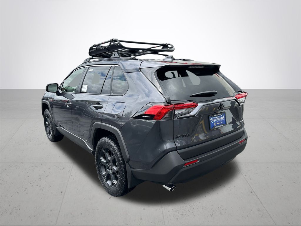 2025 Toyota RAV4 Hybrid XLE photo 4