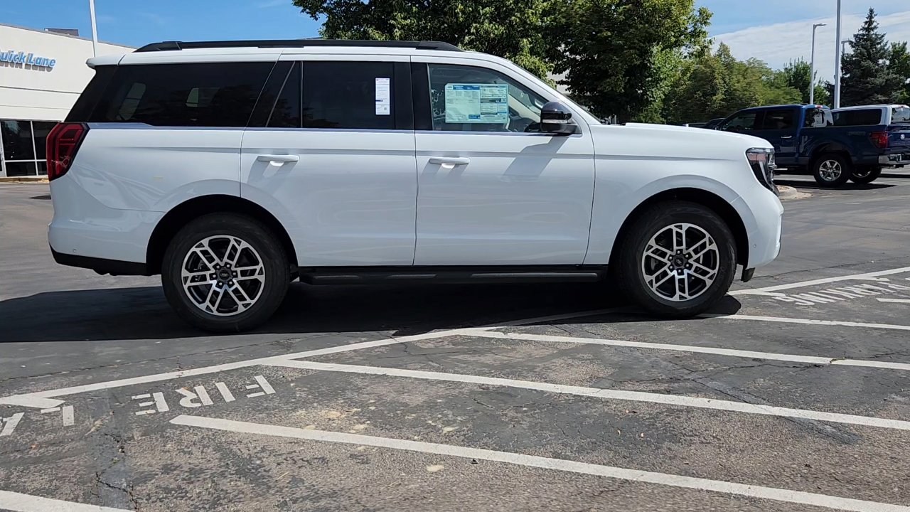 2025 Ford Expedition photo 11