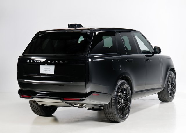 2025 Land Rover Range Rover SE photo 2