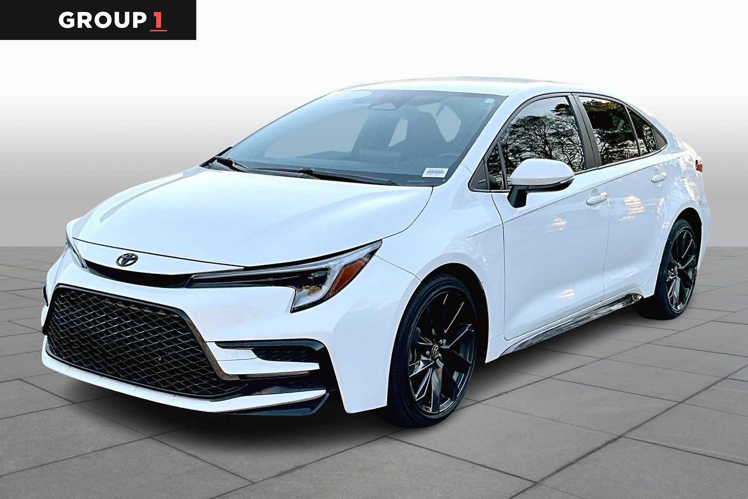 2024 Toyota Corolla SE's photo