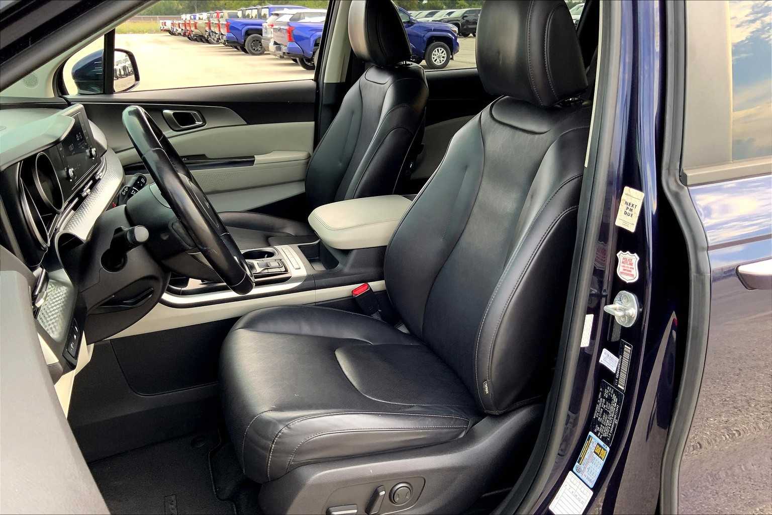 2022 Kia Carnival LXS photo 7