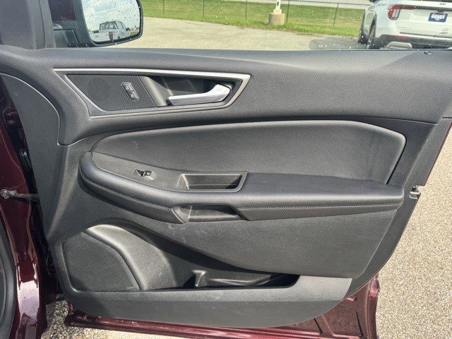 2022 Ford Edge SEL photo 35