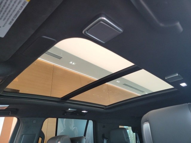 2023 Cadillac Escalade V-Series photo 30