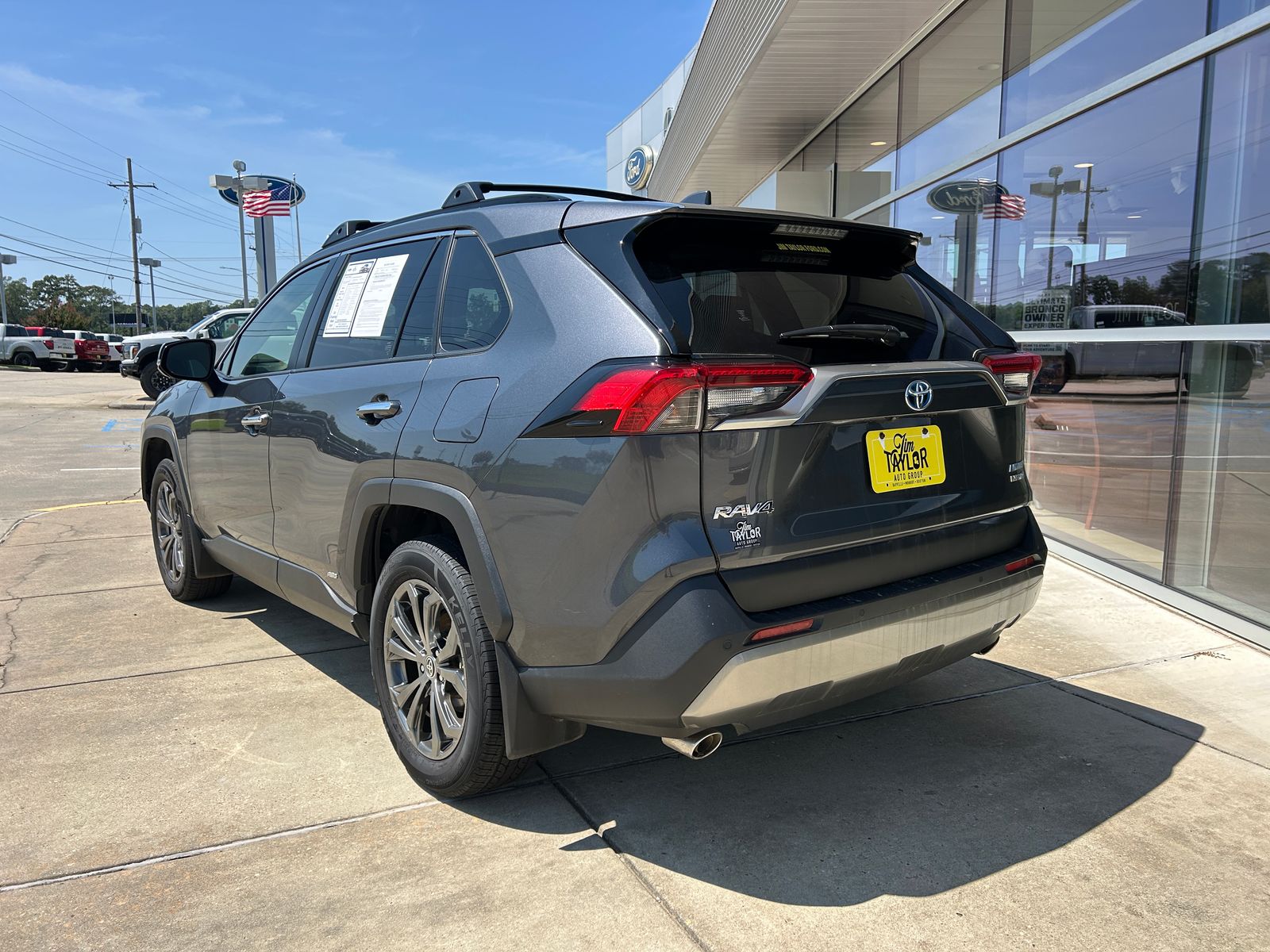 2023 Toyota RAV4 Hybrid Limited photo 3