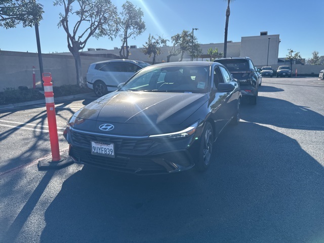 2025 Hyundai Elantra SEL's photo