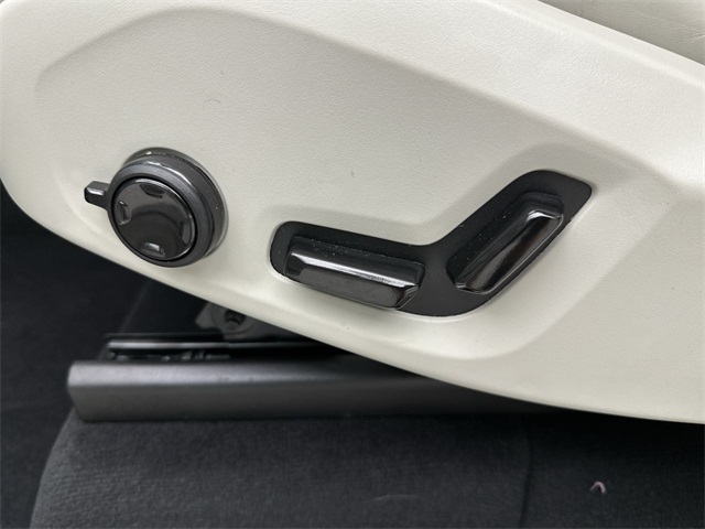 2025 Volvo XC90 AWD photo 3