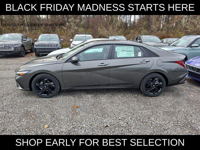 2026 Hyundai Elantra SEL Sport photo 2