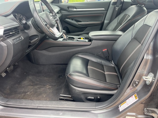 2023 Nissan Altima 2.5 SR photo 7