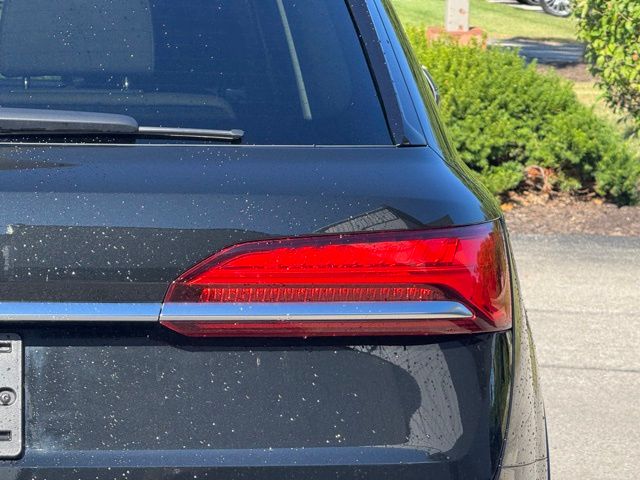 2025 Audi Q7 55 Premium Plus photo 5