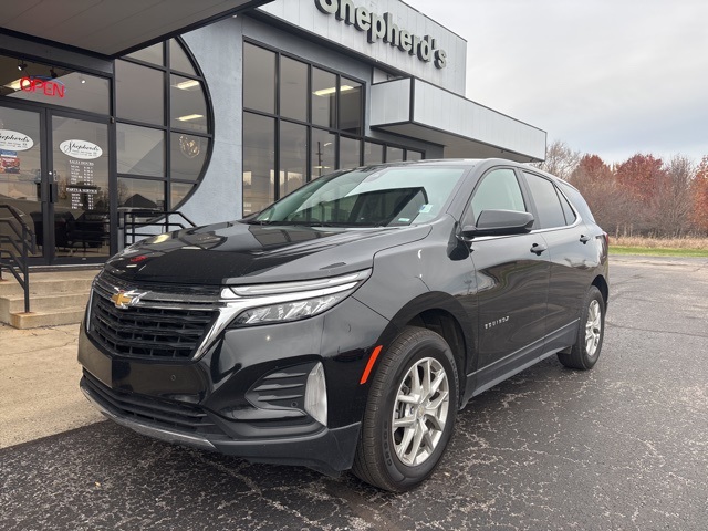 2024 Chevrolet Equinox LT photo 2