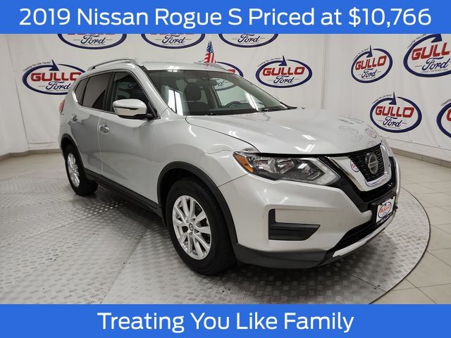 Used 2019 Nissan Rogue S with VIN 5N1AT2MTXKC830090 for sale in Conroe, TX