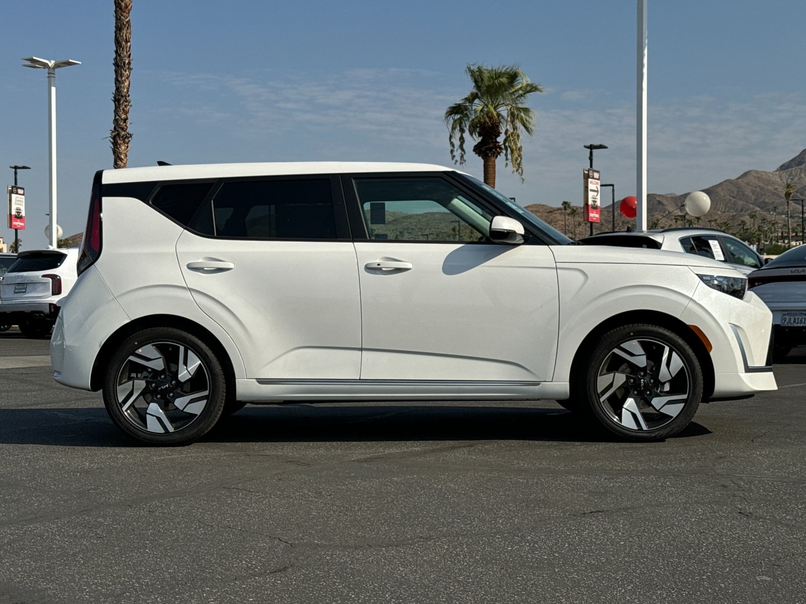 2025 Kia Soul GT-Line photo 2