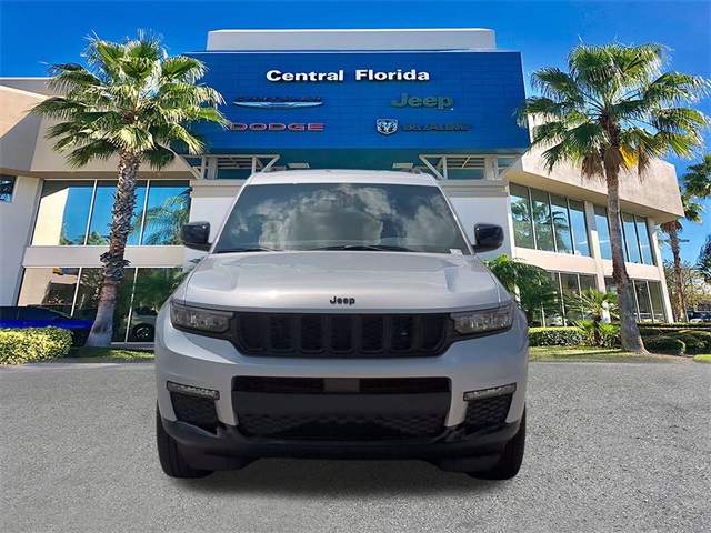 2025 Jeep Cherokee Limited photo 2