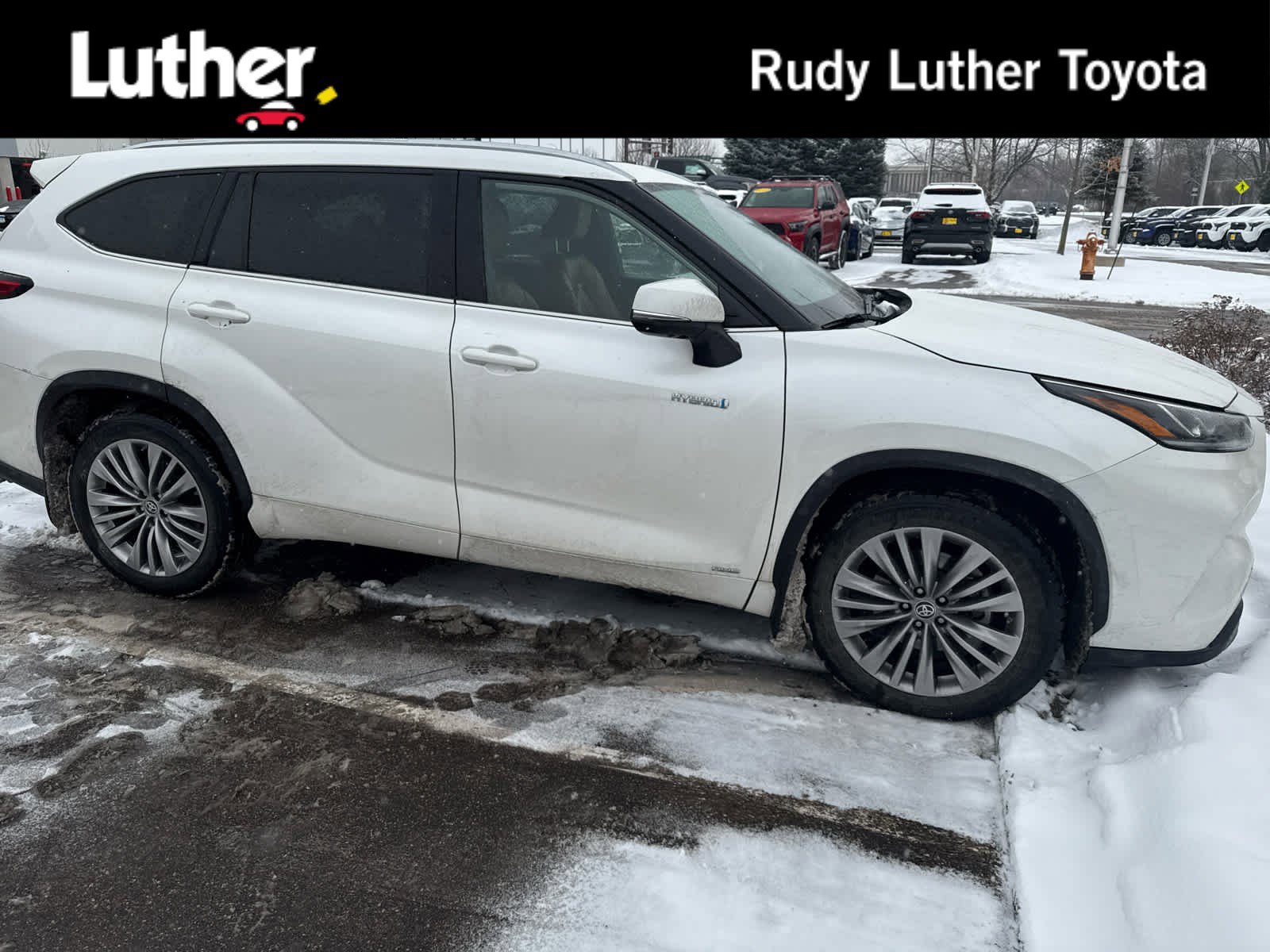 2021 Toyota Highlander Platinum's photo