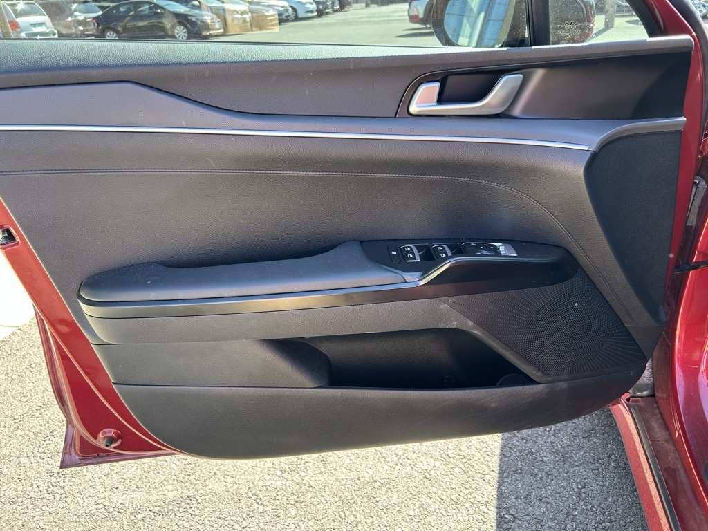 2023 Kia K5 GT-Line photo 10