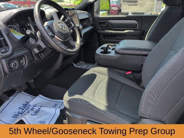 2025 Ram 3500 Tradesman photo 2