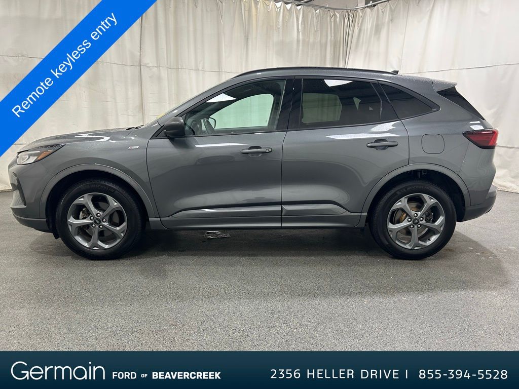 2023 Ford Escape ST-Line photo 4