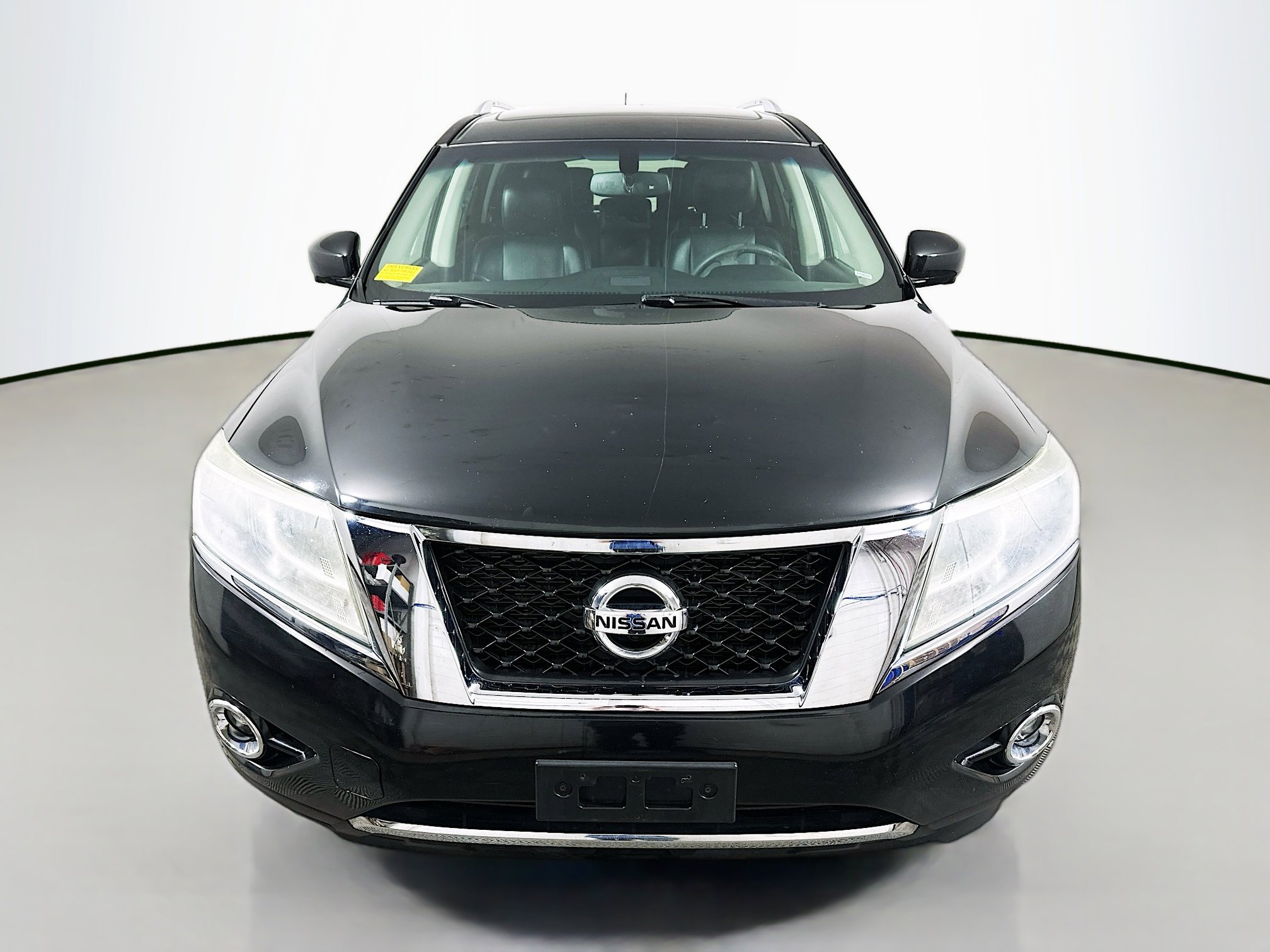 2015 Nissan Pathfinder Platinum photo 2