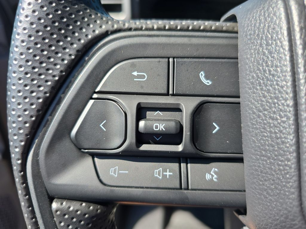 2025 Toyota Tacoma SR5 photo 16