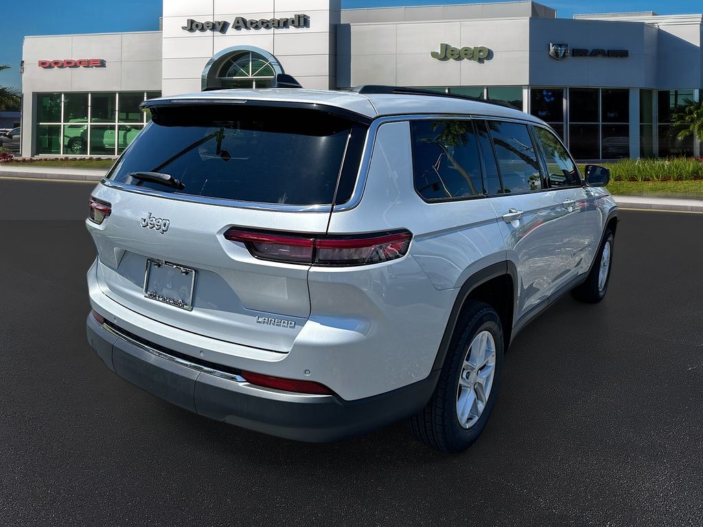 2025 Jeep Grand Cherokee Laredo X photo 2