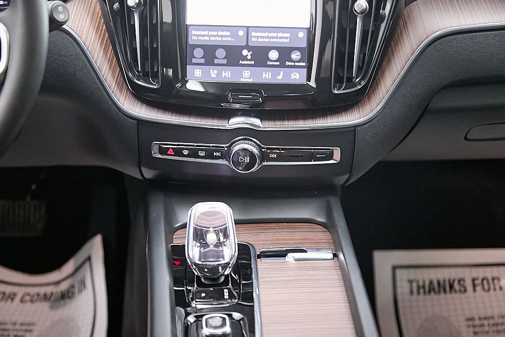 2024 VOLVO XC60 - Image 30