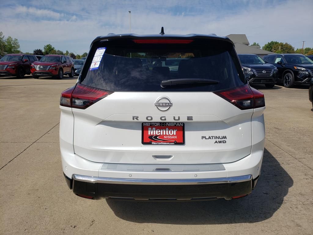 2026 Nissan Rogue Platinum photo 5