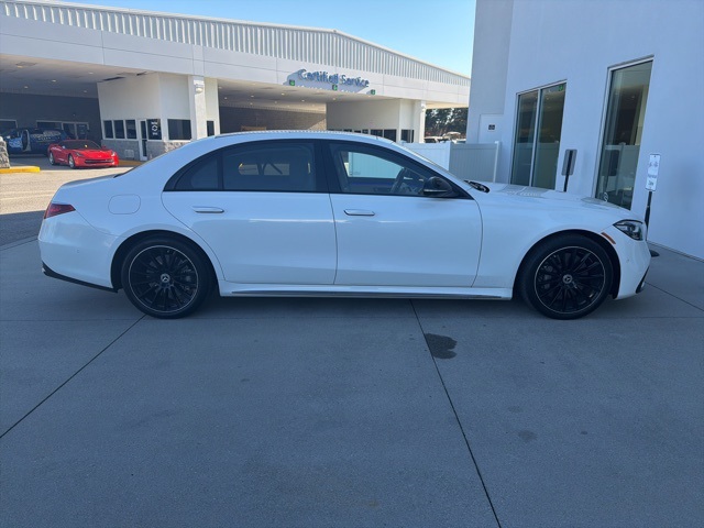 2024 Mercedes Benz S 580 4MATIC photo 2