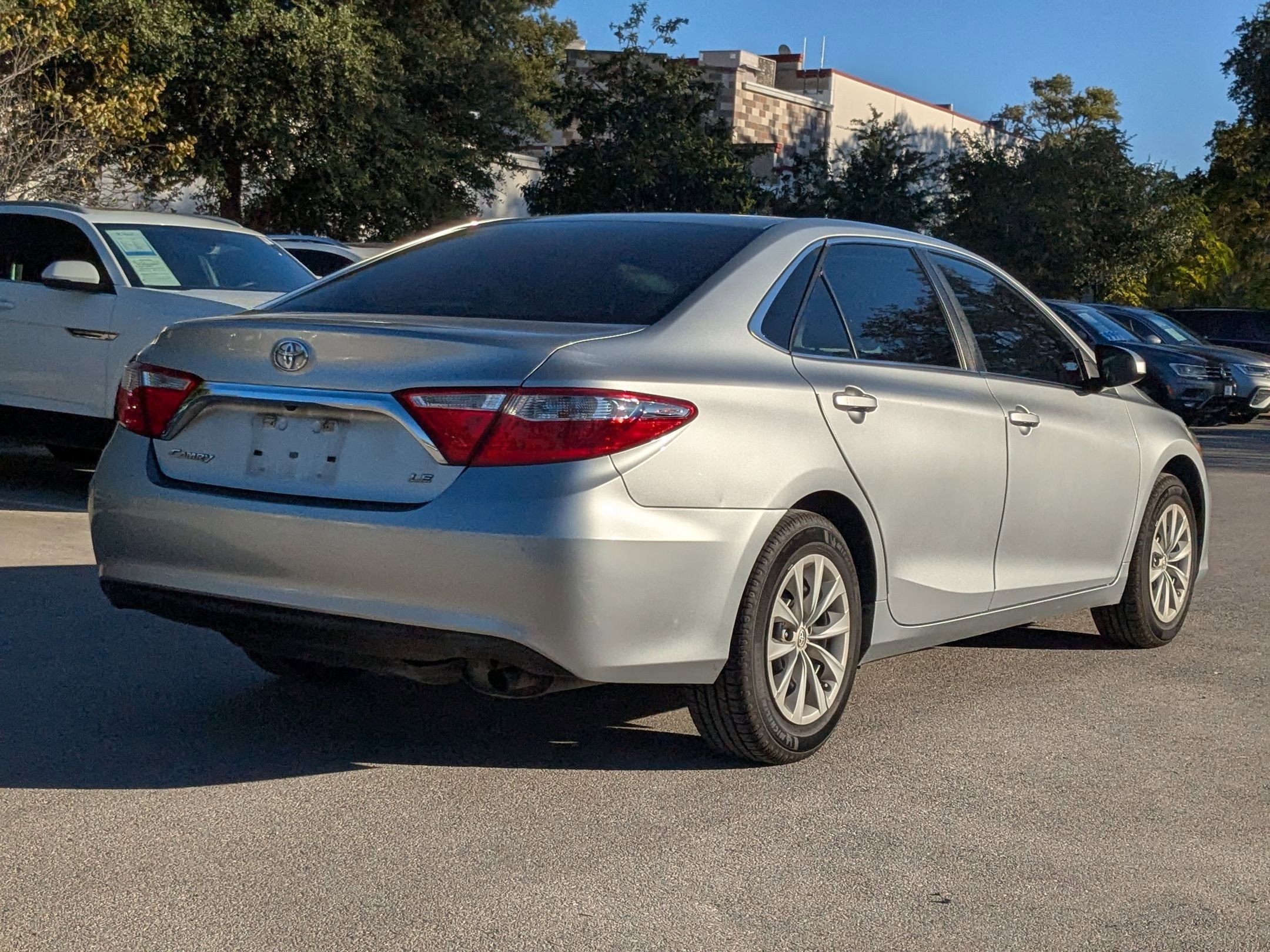 2017 Toyota Camry XLE XSE photo 3