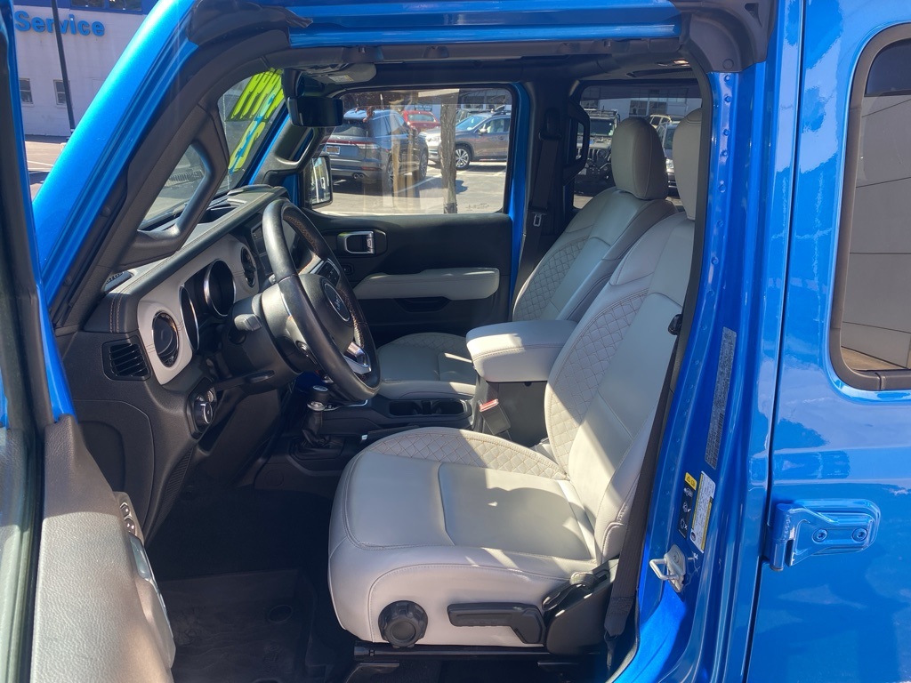 2023 Jeep Wrangler Altitude photo 5