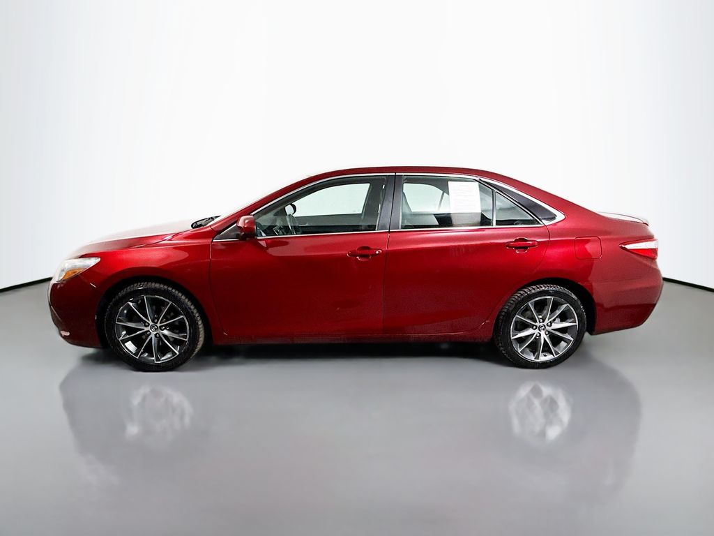 2016 Toyota Camry XSE photo 4