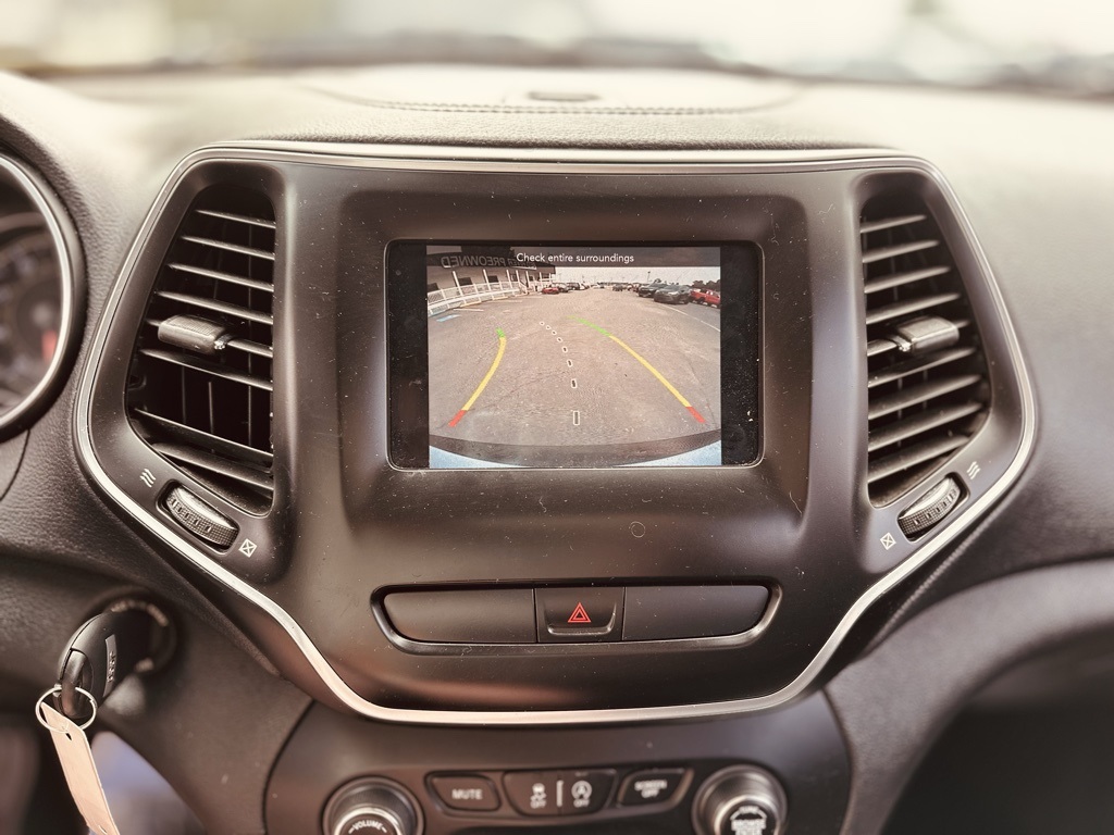 2020 Jeep Cherokee Latitude photo 17