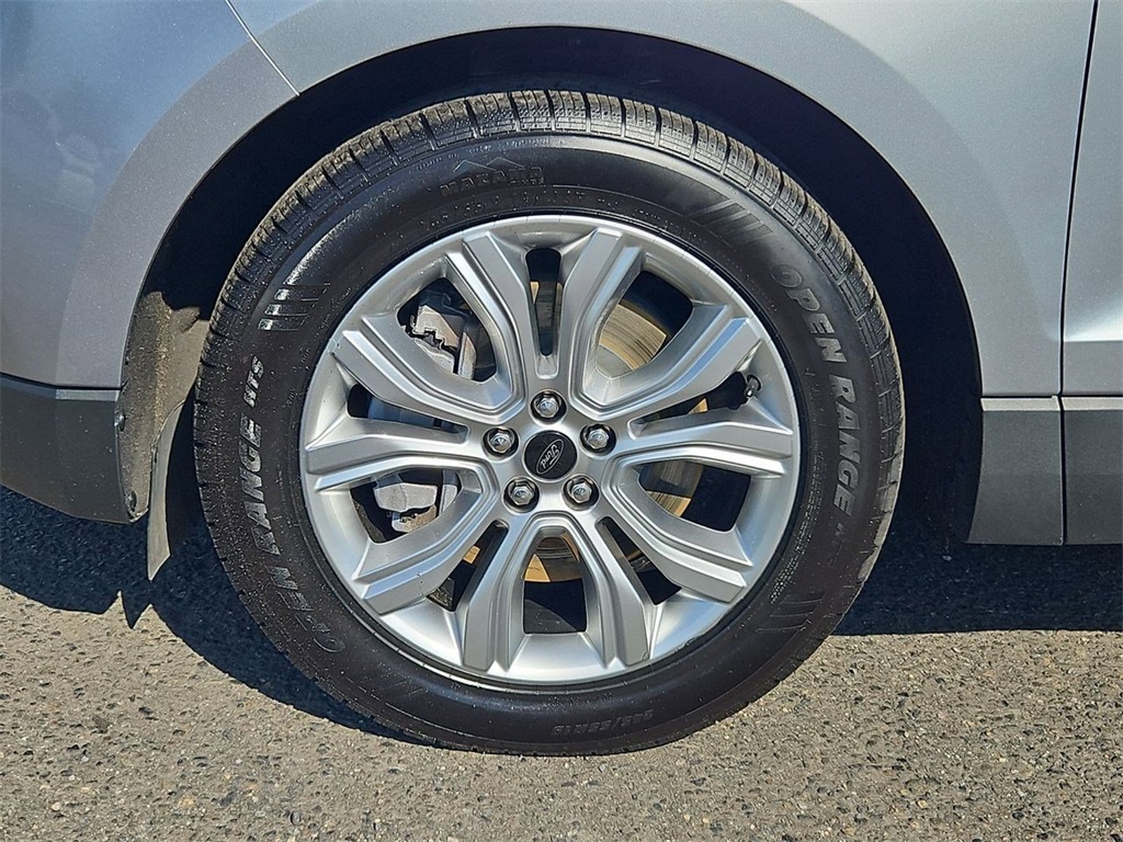 2023 Ford Edge Titanium photo 31