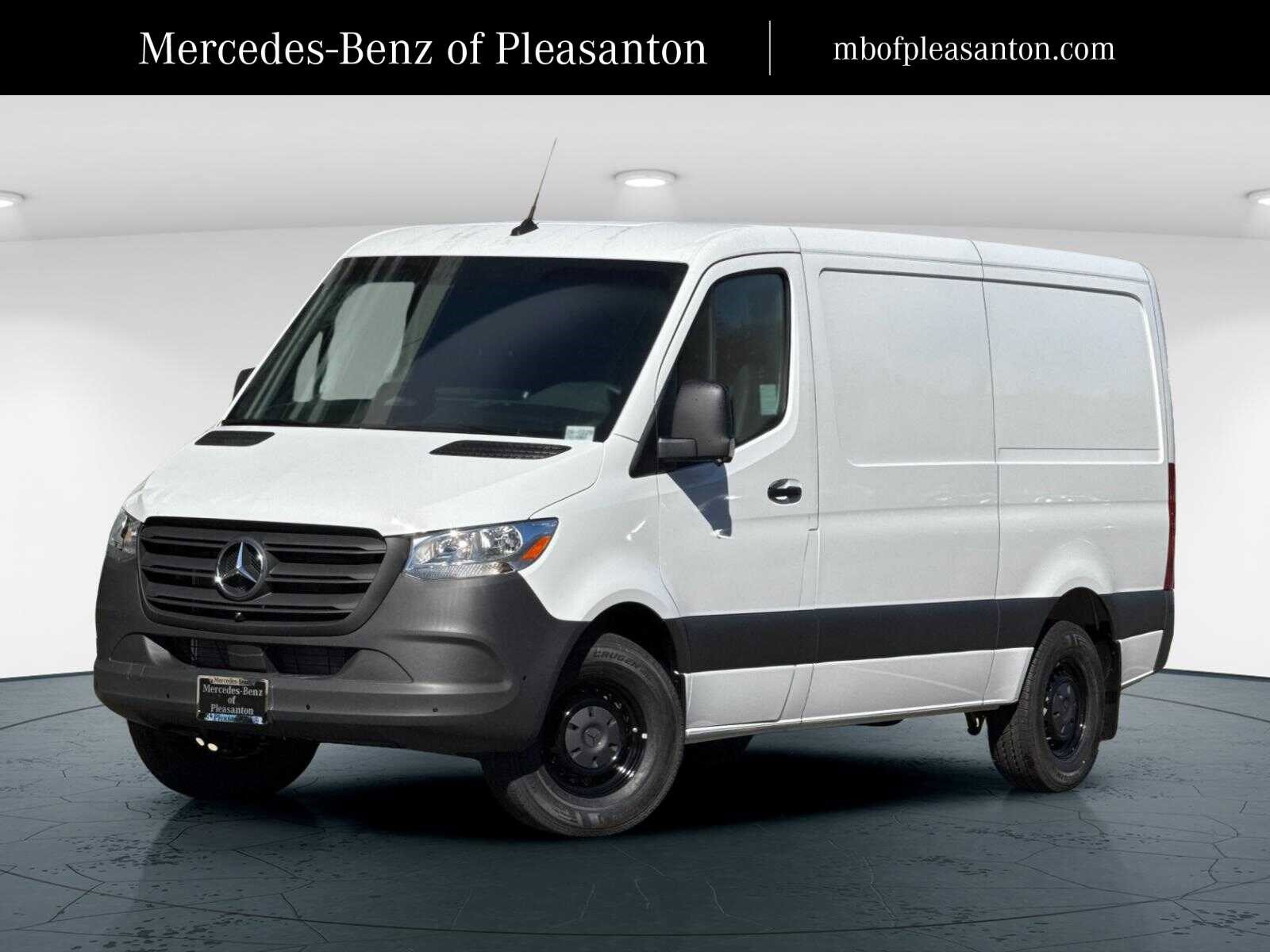 2026 Mercedes-Benz Sprinter Cargo Van Base's photo