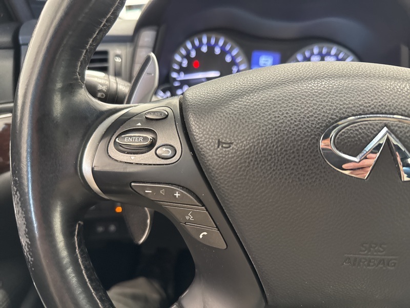 2018 Infiniti Q70 3.7 Luxe photo 22