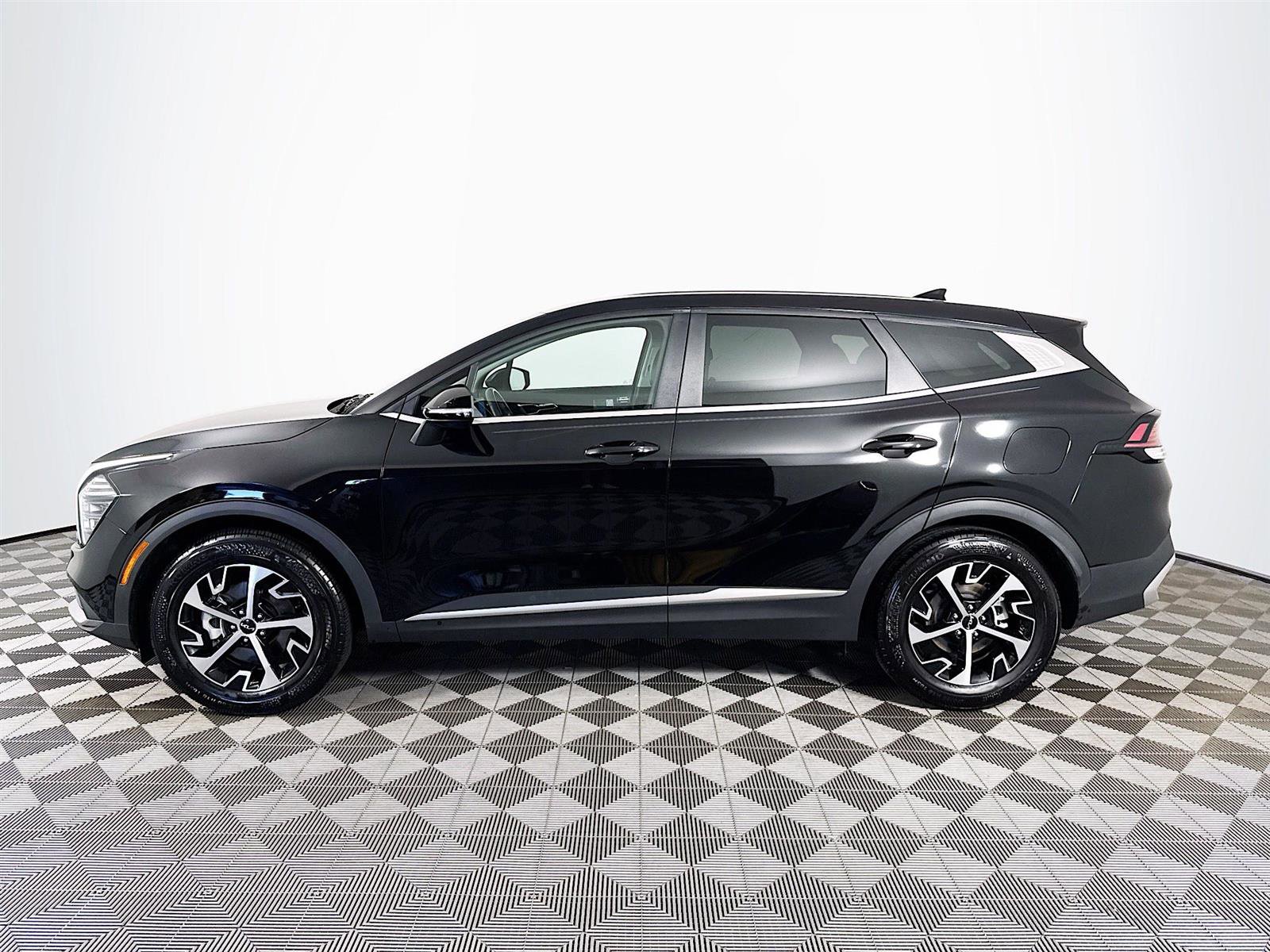 2025 Kia Sportage EX photo 4