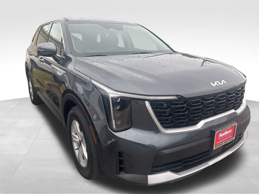 2025 Kia Sorento LX photo 7
