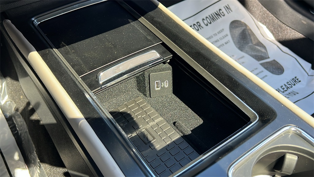 2025 Lincoln Corsair Premiere photo 11