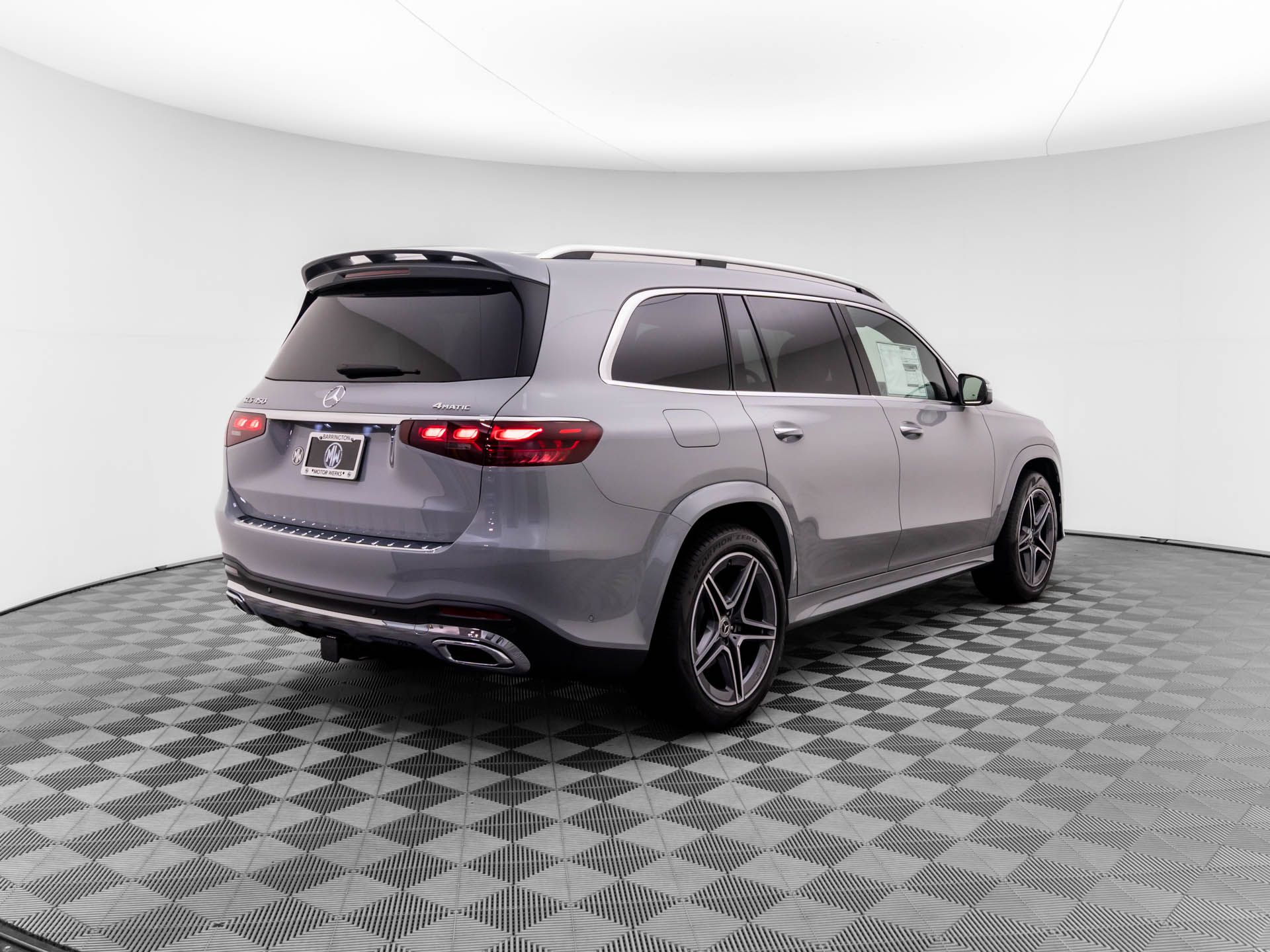 2025 Mercedes Benz GLS 450 4MATIC photo 3