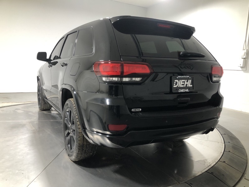 2020 Jeep Grand Cherokee Altitude photo 3