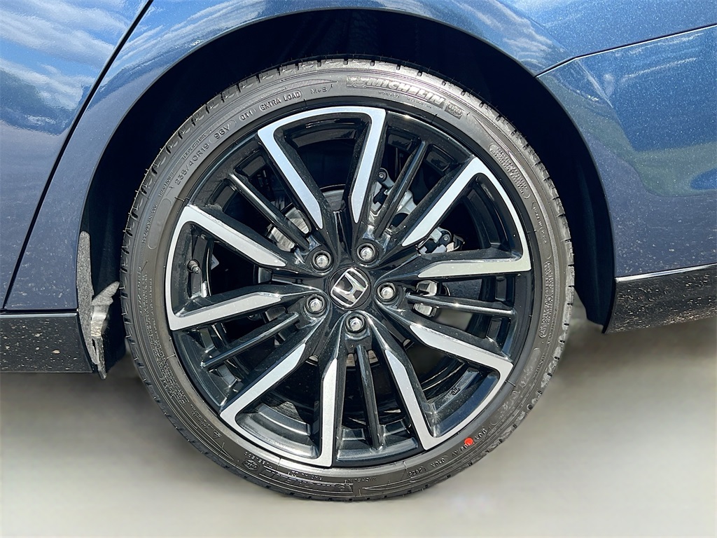 2025 Honda Accord Hybrid Touring photo 32